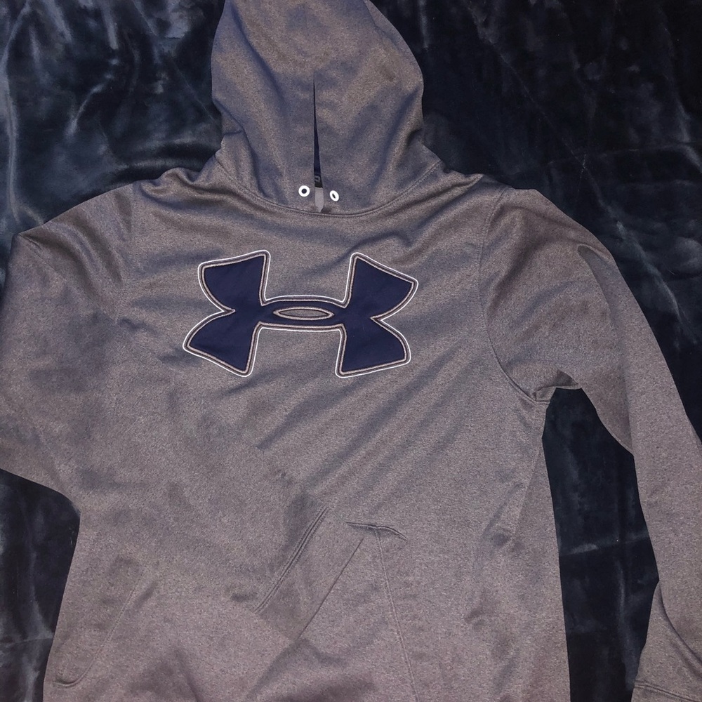 Under Armour gray/silver sweatshirt/hoodie